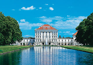 Bild: Schloss Nymphenburg von der Gartenseite